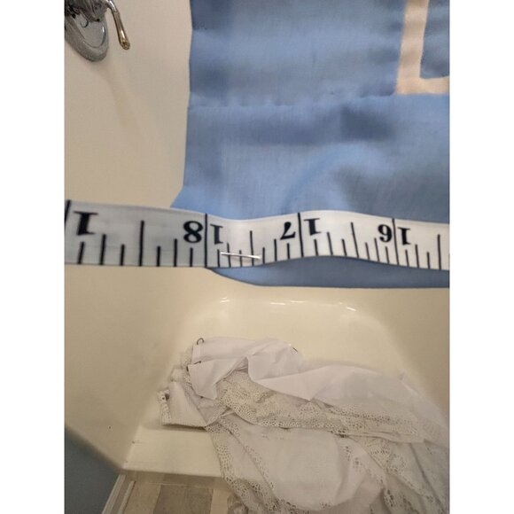 Vintage-Style Handcrafted Embroidered Square Tapestry With Geometric Patterns - Picture 6 of 8